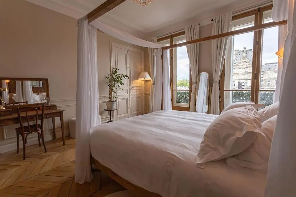 Appartement Vue Louvre Et Seine Parijs